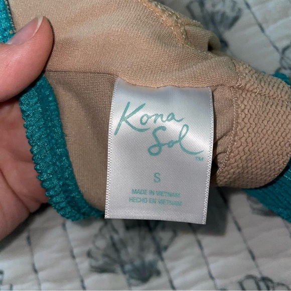 NWOT Kona Sol Bikini Top - Picture 5 of 5